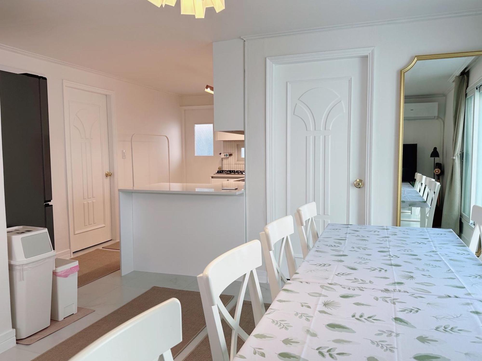 Sophie House Foreigners Only Homestay